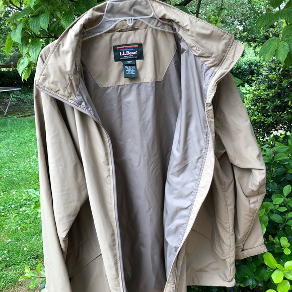 Tan light weight jacket with a hood - Picture 3 of 9